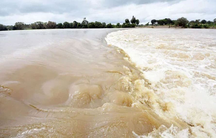 چناب میں پانی کا طوفان، بھارت کا 24 گھنٹے پانی بند کرنے کے بعد اچانک اخراج، سیلابی خطرات بڑھ گئے