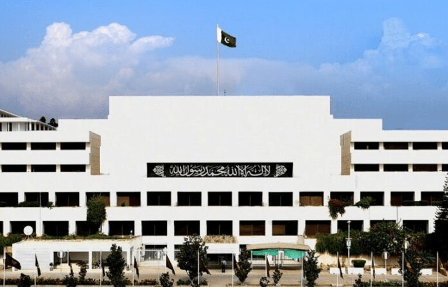قومی اسمبلی میں ایران پر اسرائیلی حملے کے خلاف قرارداد متفقہ طور پر منظور