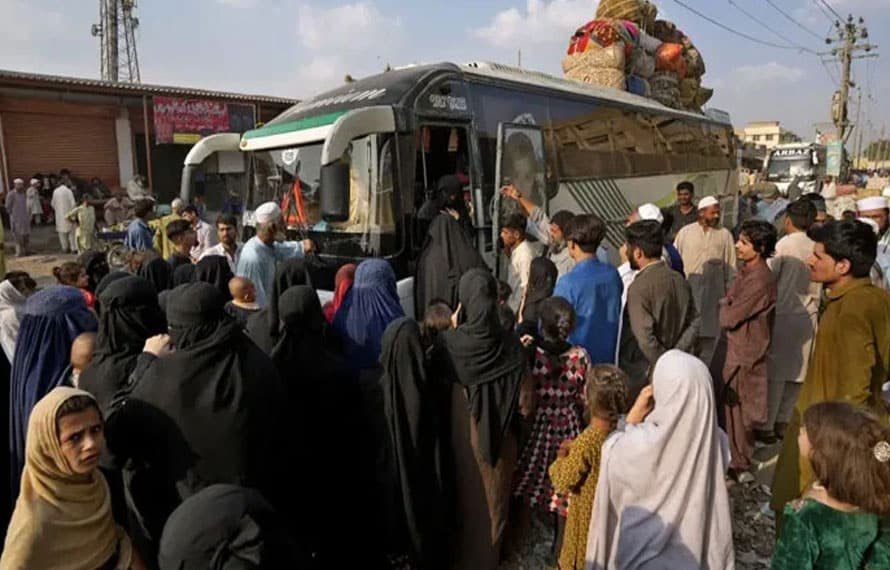 غیر قانونی غیر ملکیوں کی واپسی جاری، افغان کارڈ ہولڈرز بھی شامل ،کتنے جا چکے؟ جانئے تفصیلات