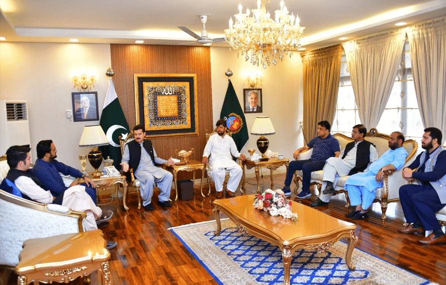 سوات سانحہ صوبائی حکومت کی نااہلی، ان کی ترجیحات لوٹ مار ہیں، گورنر فیصل کریم کنڈی