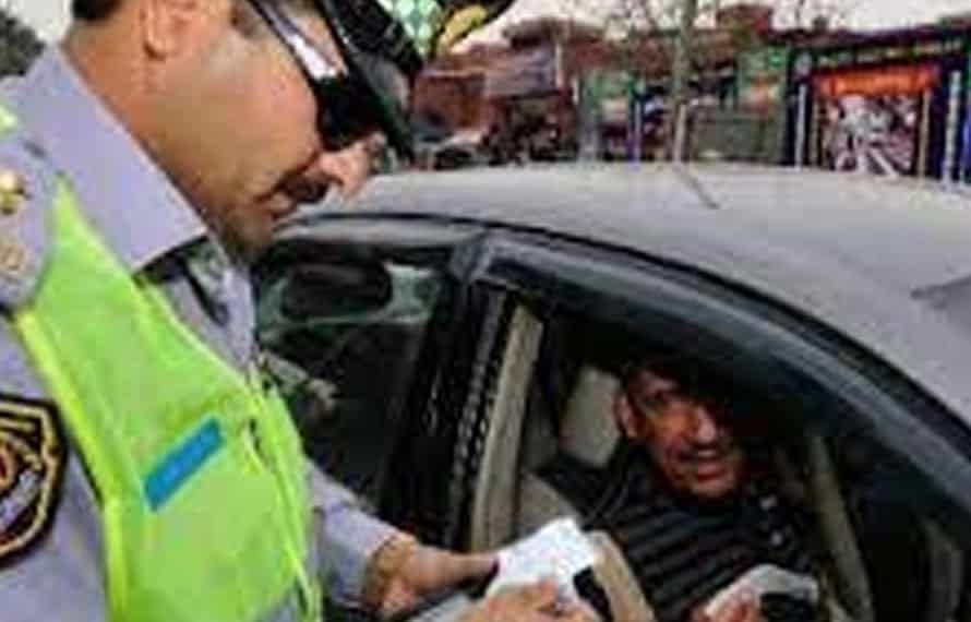 ٹریفک نظم و ضبط کیلئے بڑا قدم، خیبرپختونخوا حکومت کا جرمانے بڑھانے کا فیصلہ،کم عمر ڈرائیورز پر کڑی نظر