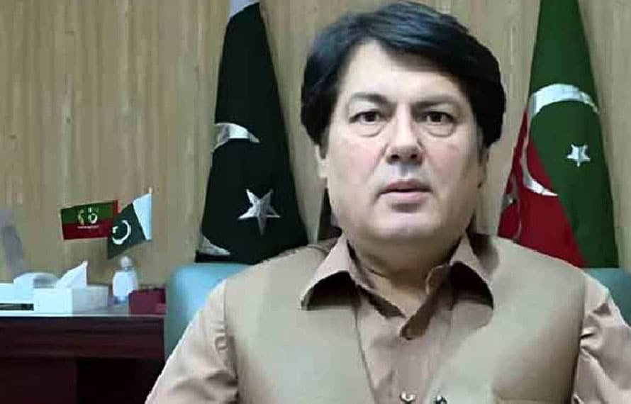 ججز کا غائب ہونا بانی پی ٹی آئی کیخلاف جھوٹے مقدمات کا ثبوت ہے، بیرسٹر سیف کا نظامِ انصاف پر کڑا سوال