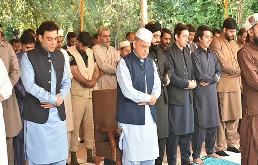 وزیراعظم سمیت اہم شخصیات نے عید کی نماز کہاں ادا کی ؟جانئے