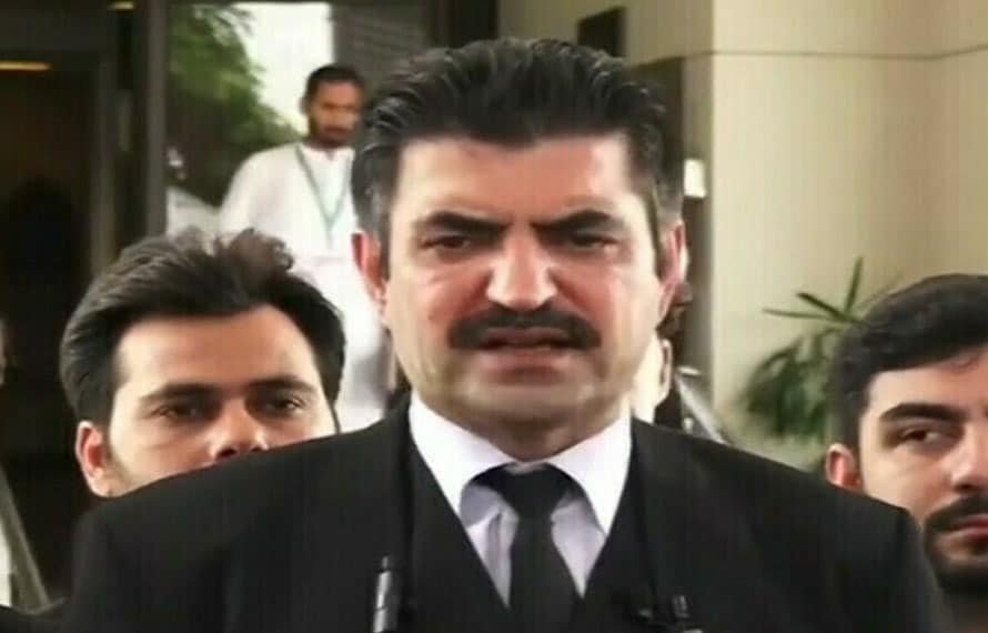 جس قیادت کو اپنے ہی گالیاں دیں، اس کے پیچھے کون چلے گا؟شیر افضل مروت کی پارٹی قیادت پر کڑی تنقید