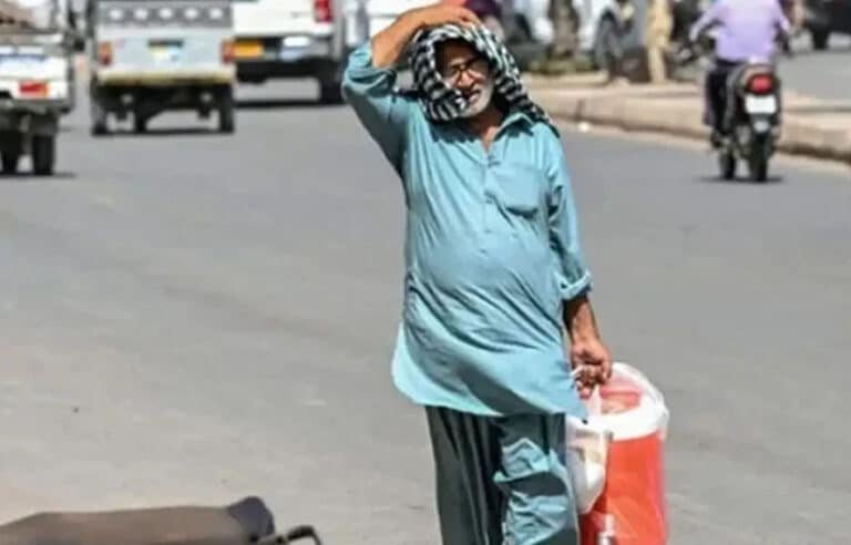 پشاور سمیت خیبرپختونخوا میں شدید گرمی کا الرٹ، چند علاقوں میں بارش کی پیش گوئی