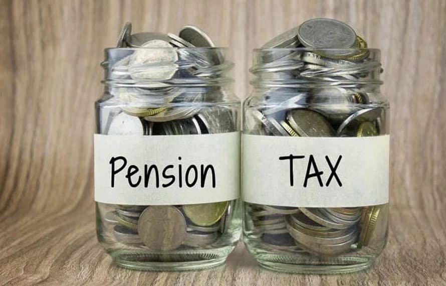 عمر ایوب کا پنشن پر ٹیکس لگانے پر اعتراض، کمیٹی میں تحفظات کا اظہار