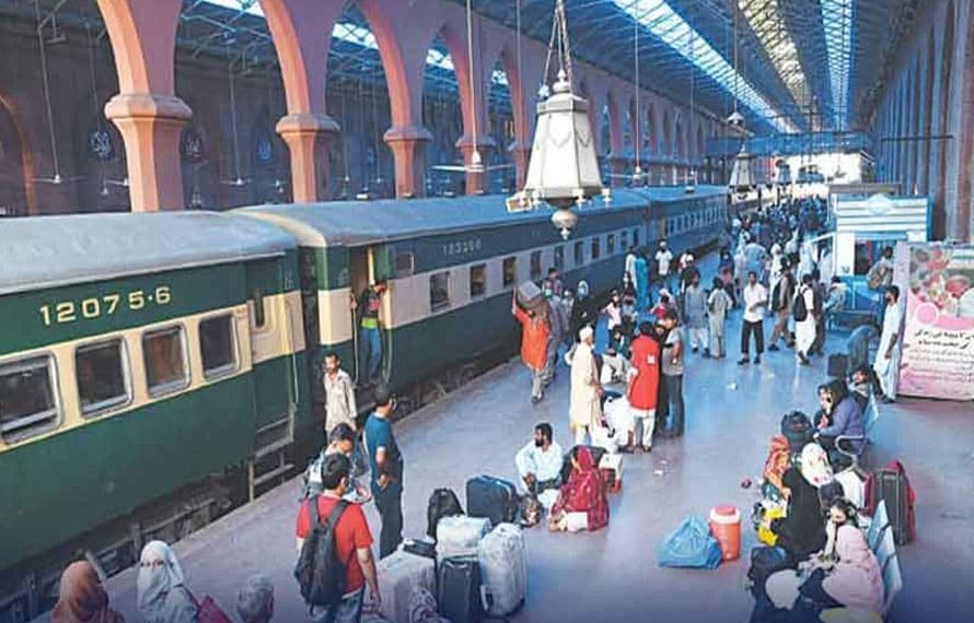 ایکسپریس اور فریٹ ٹرینوں کے کرایوں میں اضافہ، اطلاق 20 جون سے ہوگا