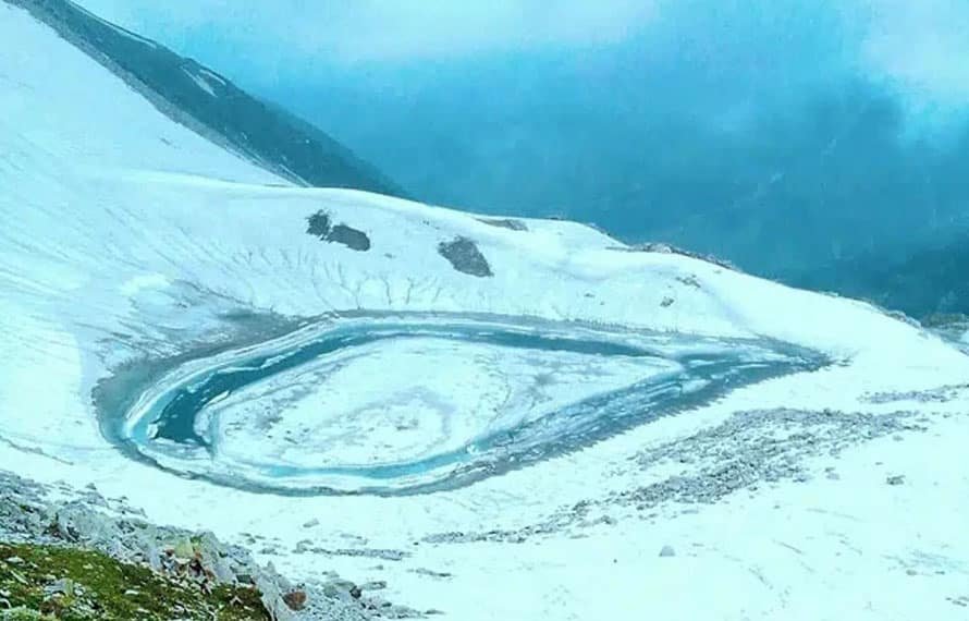 بابوسر میں کلاؤڈ برسٹ سے سیلابی صورتحال، لینڈ سلائیڈنگ پندرہ مقامات پر راستے بند
