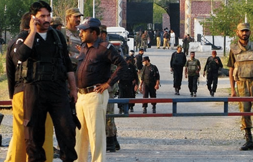 بنوں میں بکا خیل تھانے پر درجن سے زائد دہشت گردوں کا بھاری ہتھیاروں سے حملہ