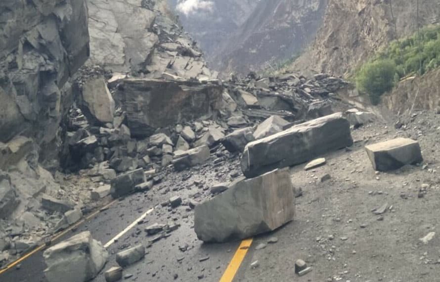 ہری پور، لینڈ سلائیڈنگ کے باعث درجنوں دیہات کا زمینی رابطہ منقطع، 36 گھنٹے بعد بھی راستے بند