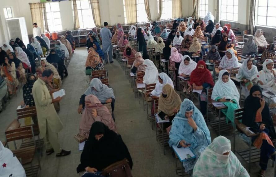 خیبرپختونخوا میں اساتذہ کا تاریخ ساز آن لائن جائزہ امتحان، تعلیمی نظام میں جدیدیت کی نئی بنیاد