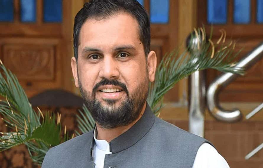 قافلہ لاہور کی جانب رواں دواں،کسی رکاوٹ سے نہیں رکیں گے، مینا خان آفریدی