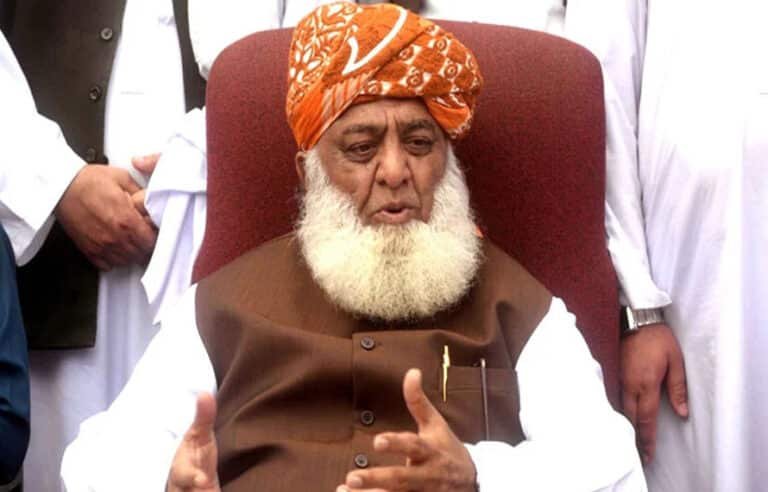 مولانا فضل الرحمٰن کی پی ٹی آئی کو کے پی حکومت کیخلاف عدم اعتماد کا حصہ نہ بننے کی یقین دہانی