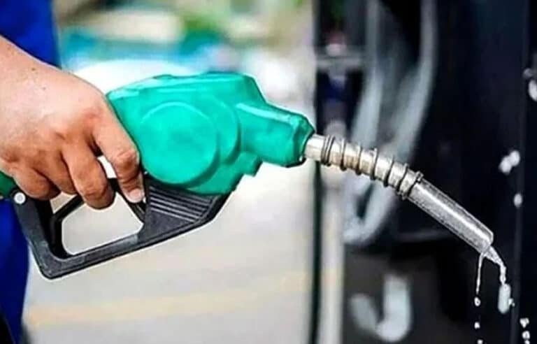 حکومت کا پیٹرولیم مصنوعات کی قیمتوں میں کمی کا اعلان