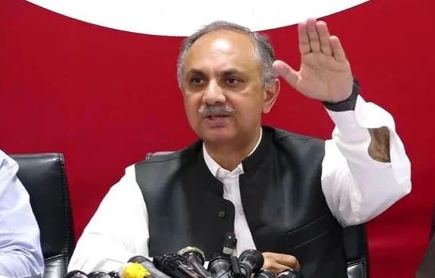 سپرنٹنڈنٹ اڈیالا جیل یاد رکھیں کہ وہ سرکاری ملازم ہیں، بڑے بڑے افسران کو میں نے روتے اور بعد میں پیر پکڑتے دیکھا ہے، عمر ایوب