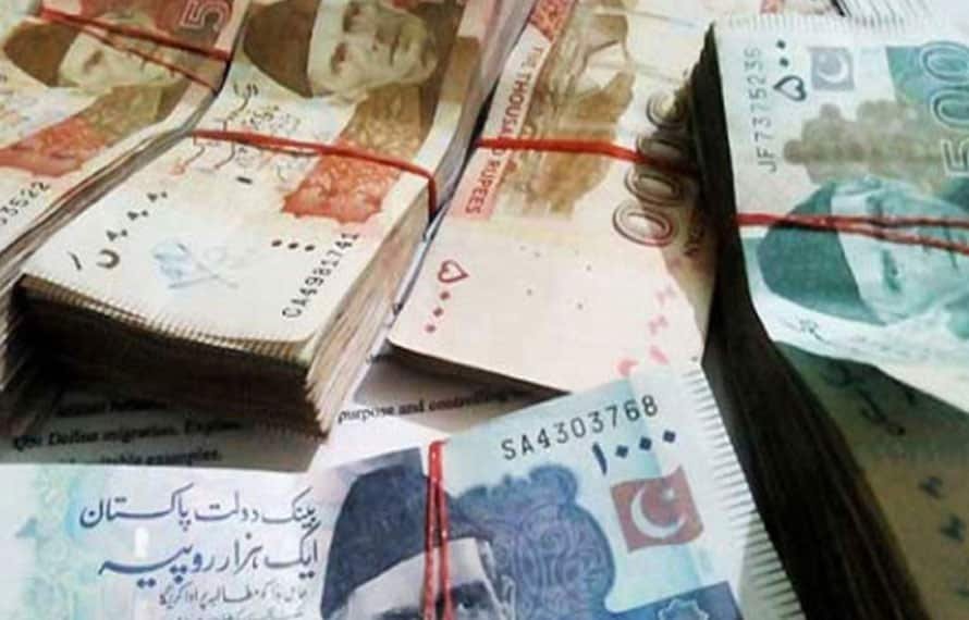 ملک قرضوں تلے دب گیا،وفاقی حکومت کے قرضے ملکی تاریخ کی نئی بلند ترین سطح پر پہنچ گئے