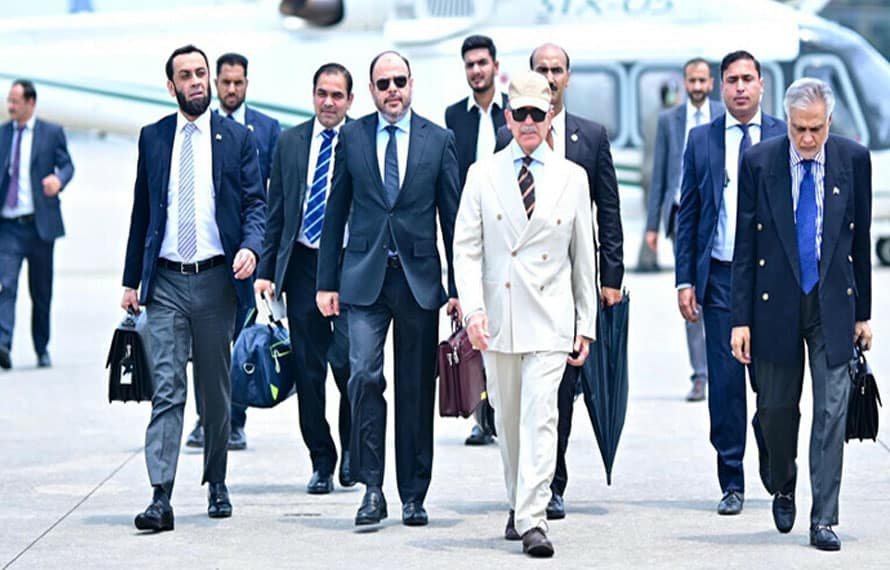 وزیراعظم شہباز شریف 2 روزہ دورے پر آذربائیجان روانہ