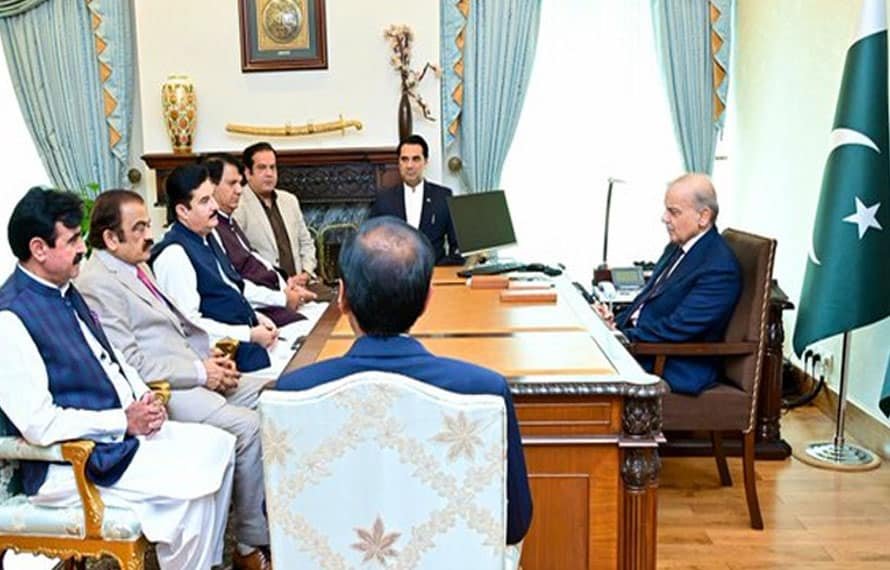 خیبرپختونخوا حکومت کی تبدیلی کی بازگشت،وزیراعظم کی فیصل کنڈی اور ایمل ولی سے اہم مشاورت