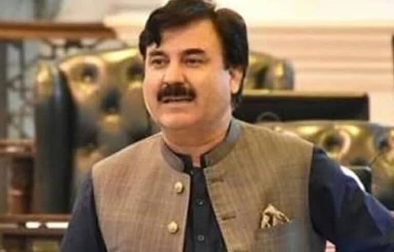 سابق وزیراعلیٰ پنجاب عثمان بزدار پی ٹی آئی کے لیے ڈیزاسٹر تھے، شوکت یوسفزئی کا اعتراف