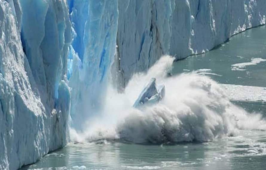 خیبرپختونخوا میں گلیشیائی جھیل پھٹنے کا خطرہ، پی ڈی ایم اے کا الرٹ جاری ، لینڈ سلائیڈنگ سے قراقرم ہائی وے بند