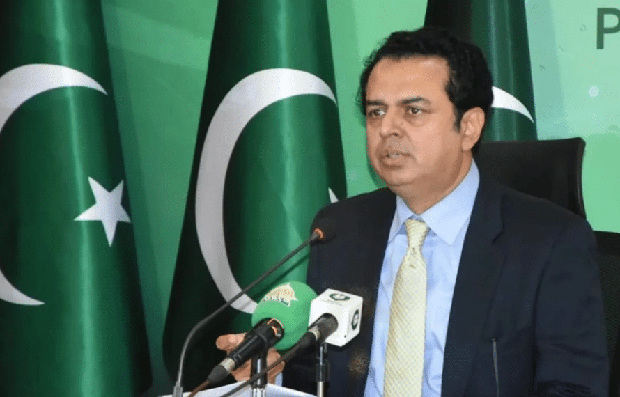 حکومت کو بانی پی ٹی آئی کے بیٹوں سے کوئی خطرہ نہیں، طلال چودھری