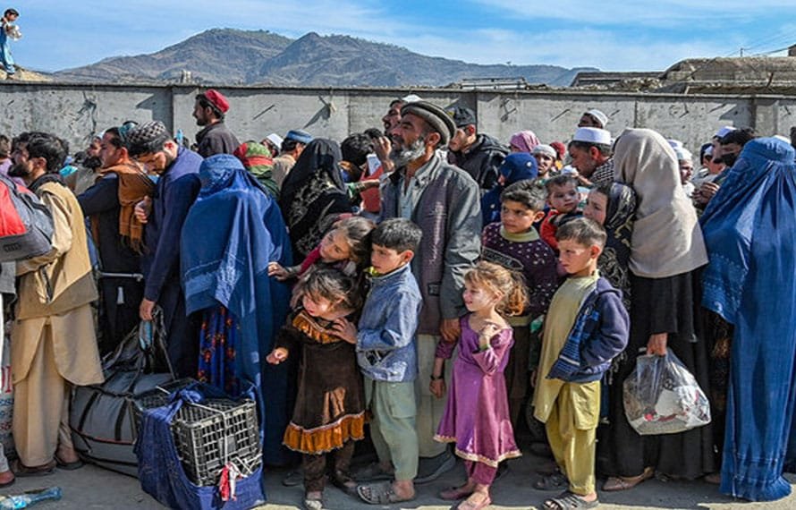 حکومت کا حتمی فیصلہ! افغان باشندے 1 ستمبر تک ملک چھوڑ دیں،صرف8 دن کی مہلت باقی