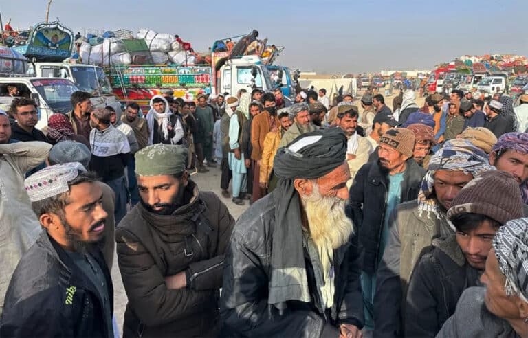 صرف 2 دن باقی! افغان مہاجرین کے انخلا کی گھڑی آن پہنچی، 1 ستمبر حتمی تاریخ مقرر