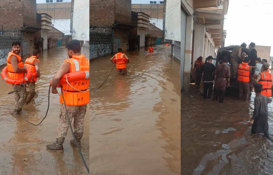 پاک فوج ہر مشکل میں عوام کے شانہ بشانہ ، سوات اور باجوڑ میں فلڈ ریلیف آپریشن جاری