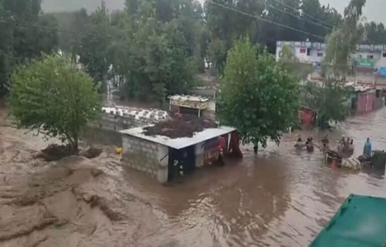 وزیر اعلیٰ کا بونیر میں جاں بحق افراد کے ورثا کو فی کس 20 لاکھ دینے کا اعلان
