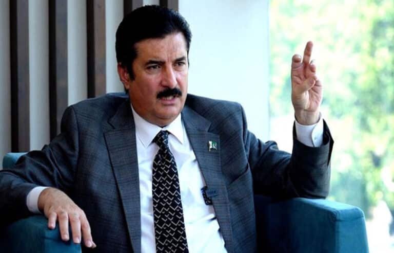 گنڈاپور اسلام آباد کی تابعداری چھوڑینگے تو اگلے ہی دن عدم اعتماد آجائیگی، گونر کے پی