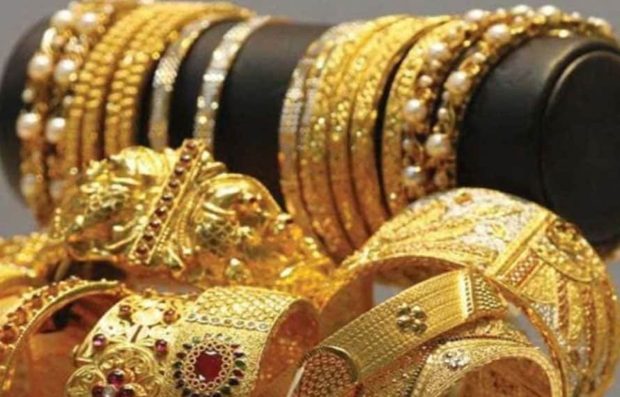سونے کی قیمت میں آج بھی کمی، فی تولہ کتنے کا ہوگیا؟