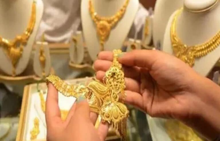 سونے کی قیمت میں پھر بڑی کمی ،فی تولہ سونا کتنے کا ہوگیا؟ جانئے
