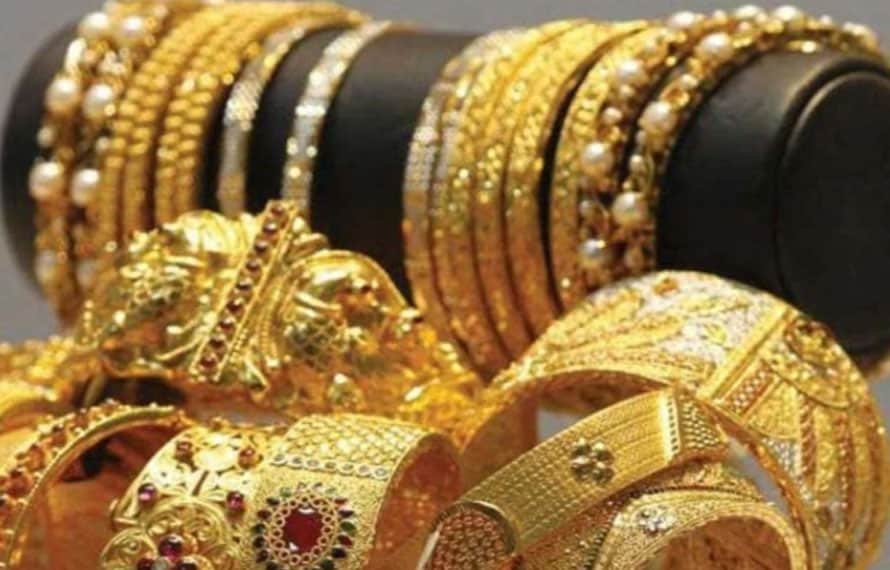 سونے کے خریداروں کو بڑا جھٹکا لگ گیا ، صرافہ مارکیٹ سے اہم خبر آگئی