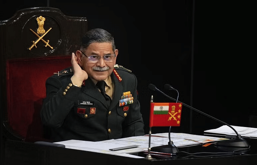 بھارتی آرمی چیف کی نئی جنگ کی دھمکی، آپریشن "سندور" میں عبرتناک شکست کا اعتراف