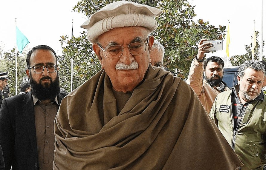 اپوزیشن لیڈر نامزد کرنے سے قبل محمود اچکزئی سے متعلق بانی پی ٹی آئی کیا کہتے تھے؟