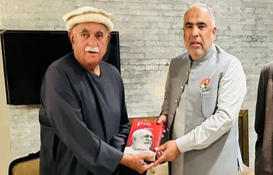 پی ٹی آئی قیادت کی محمود اچکزئی سے ملاقات، بانی کا فیصلہ پہنچا دیا گیا