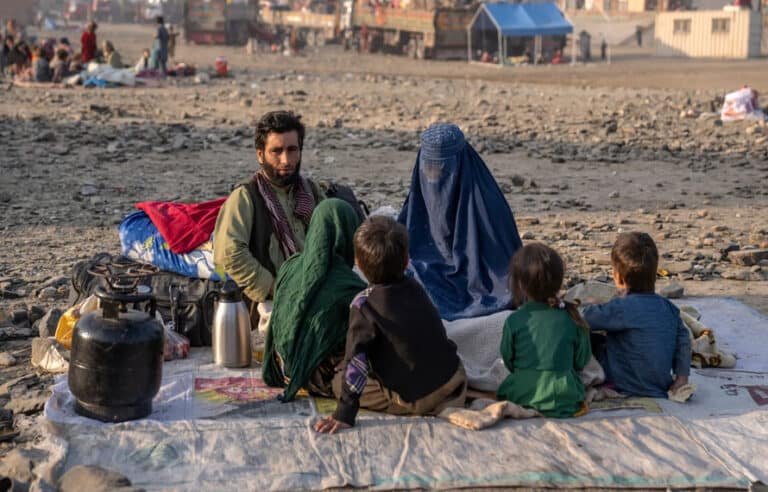 حکومت کا دو ٹوک فیصلہ! تمام افغان باشندے 1 ستمبر تک پاکستان چھوڑ دیں، صرف6 دن باقی