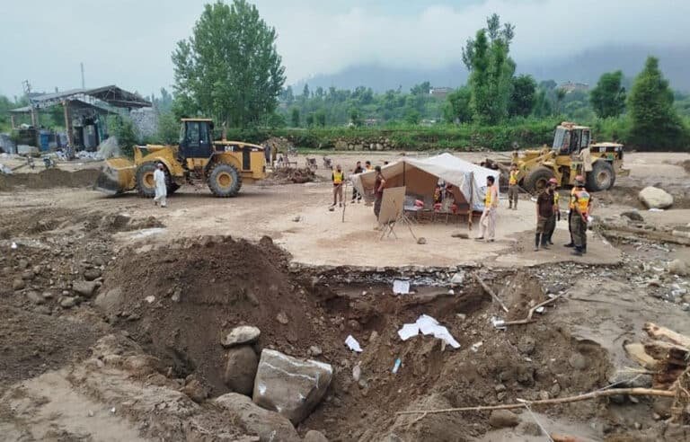 پاک فوج کا بارشوں، سیلاب اور کلاؤڈ برسٹ سے متاثرہ علاقوں میں ریلیف آپریشن جاری