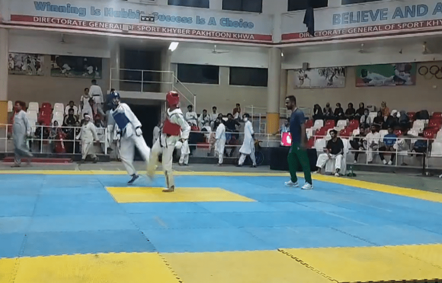 یومِ آزادی پر پشاور میں انٹرکلب باکسنگ اور ووشو مقابلوں کا آغاز