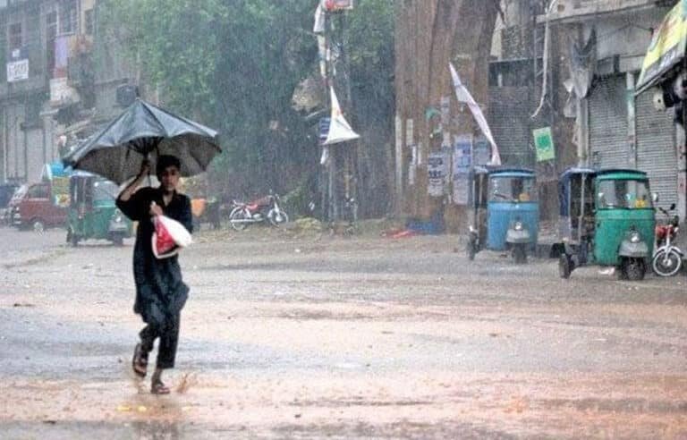 آج سے 7 اگست کے دوران ملک کے مختلف حصوں میں موسلادھار بارش کا امکان