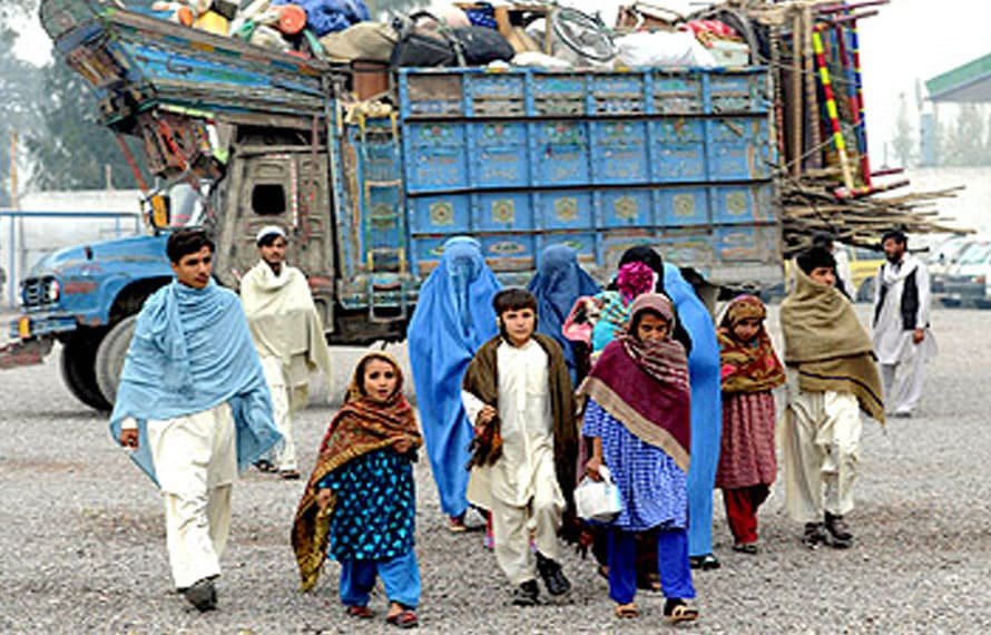 افغان شہریوں کی واپسی کا حتمی فیصلہ، پاکستان نے 1 ستمبر کی ڈیڈ لائن دیدی، صرف 9 دن باقی