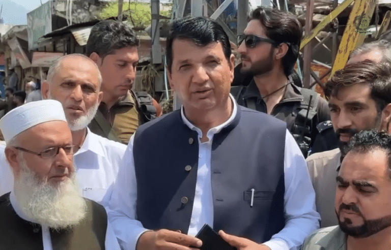 یہ وقت الزام تراشیوں کا نہیں، سیاسی اختلافات سے بالاتر ہو کر متاثرین کی خدمت کا ہے، امیر مقام