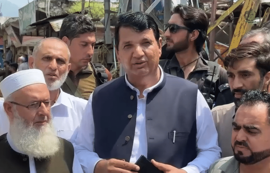 یہ وقت الزام تراشیوں کا نہیں، سیاسی اختلافات سے بالاتر ہو کر متاثرین کی خدمت کا ہے، امیر مقام