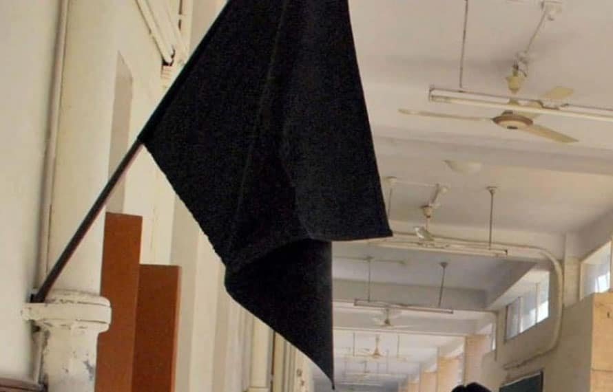 پشاور سمیت خیبرپختونخوا بھر میں وکلاء کا عدالتی بائیکاٹ،آئی جی کو دو دن کی مہلت