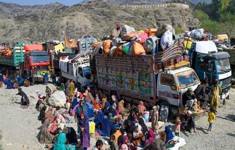 پاکستان کا فیصلہ کن اقدام، افغان شہریوں کو واپسی کا حکم، غیر قانونی افراد کیخلاف آپریشن کا اعلان