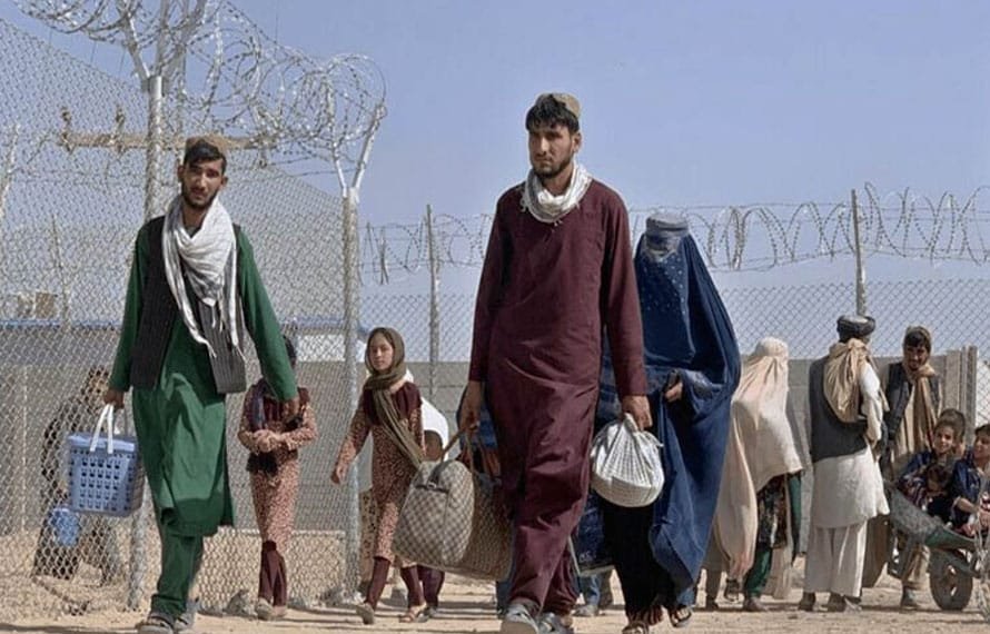 ملک بھر سے لاکھوں افغان غیر قانونی مقیم افراد وطن لوٹنے لگے، خیبرپختونخوا سرفہرست