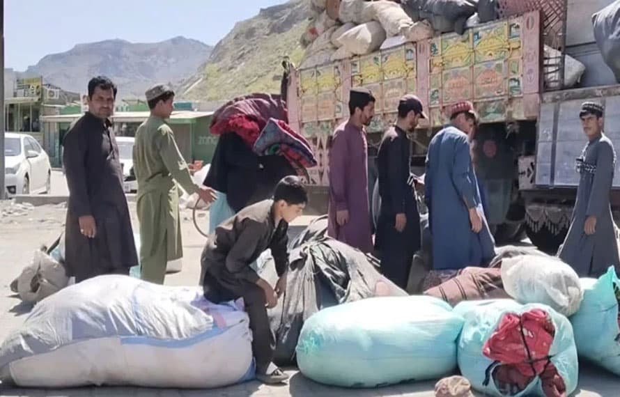 طورخم بارڈر! جعلی دستاویزات پر پاکستان آنے والے 5 افغان مسافر ڈی پورٹ