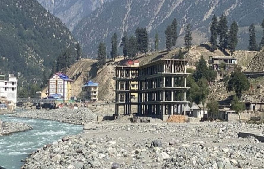 خیبر پختونخوا میں دریا کنارے 200 فٹ زمین پروٹیکٹڈ قرار، تعمیرات پر مکمل پابندی عائد