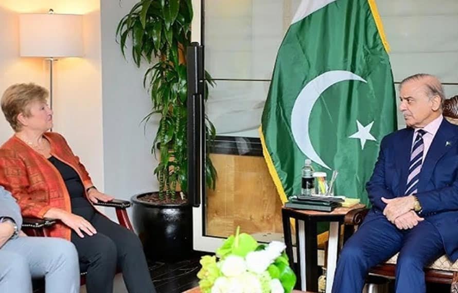 پاکستان کی معیشت پر سیلاب کے اثرات کو آئی ایم ایف جائزے میں شامل کیا جائے، وزیراعظم کا مطالبہ