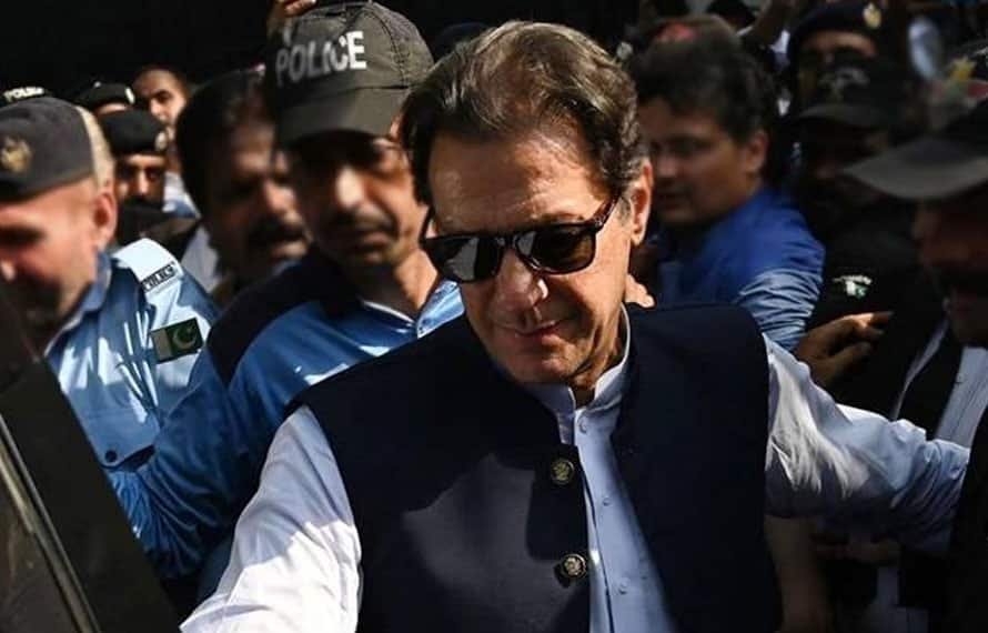 بانی پی ٹی آئی اور بشریٰ بی بی کی خصوصی جیل میں منتقلی کی خبر افواہ نکلی